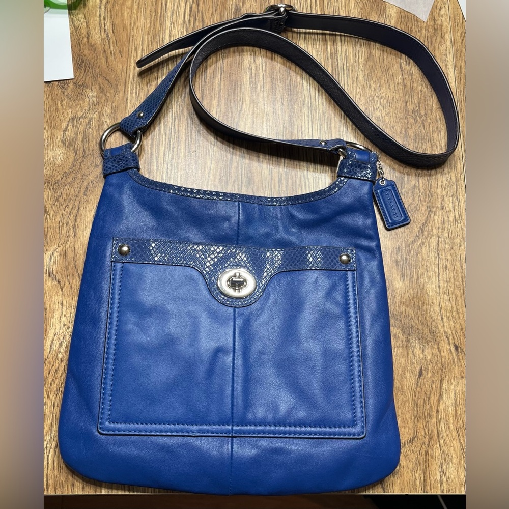 Vintage Coach Penelope Royal Blue Leather Crossbody Purse